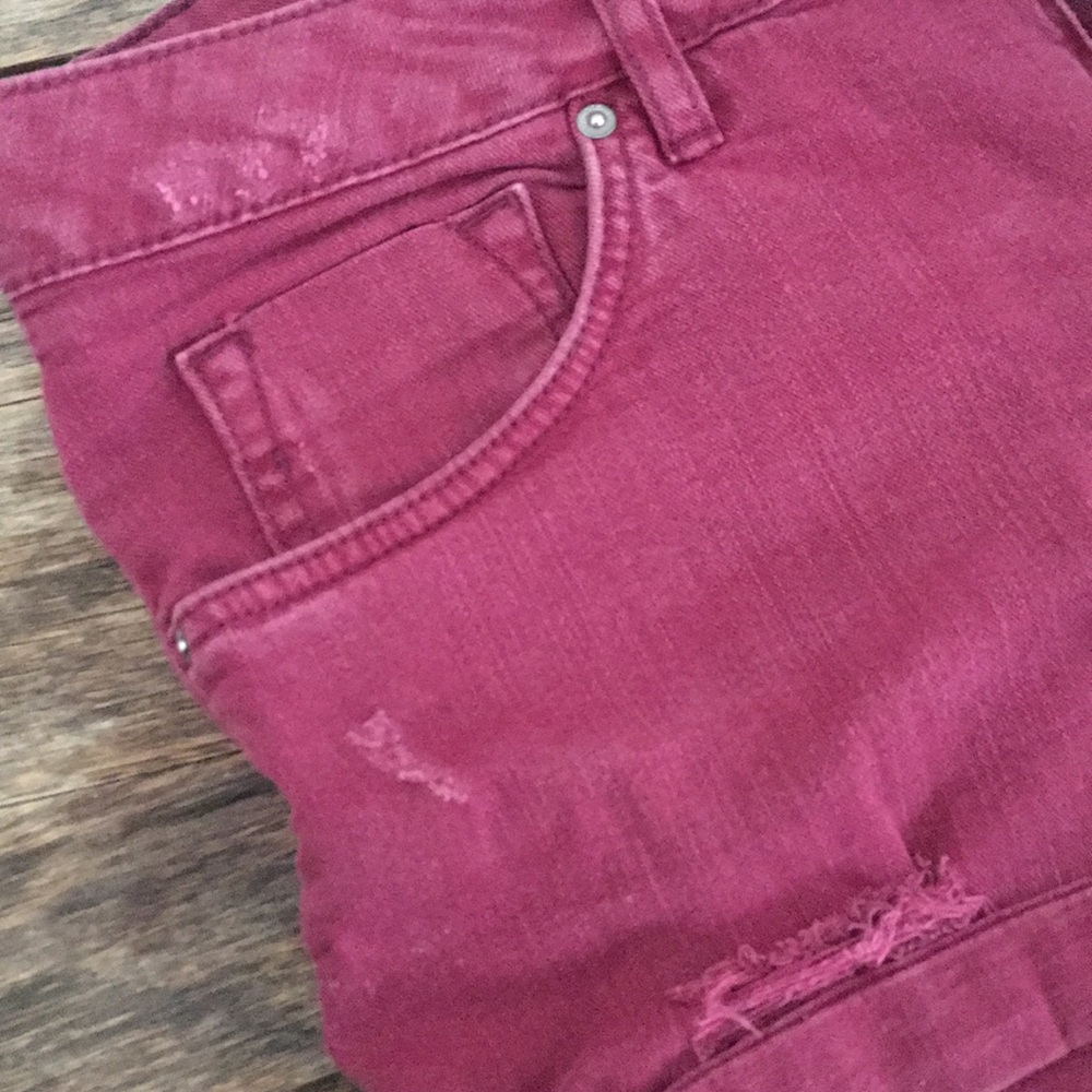 Mid Rise Short - Picture 3 of 4